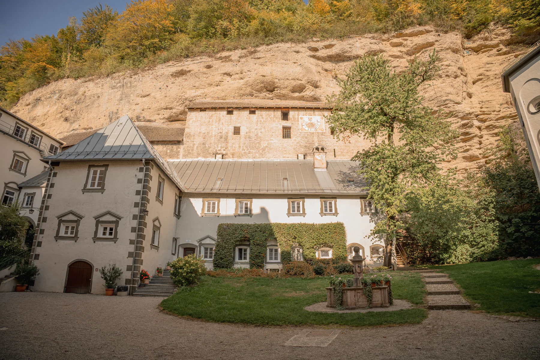 Höhlenburg Stein an der Traun im Felsen