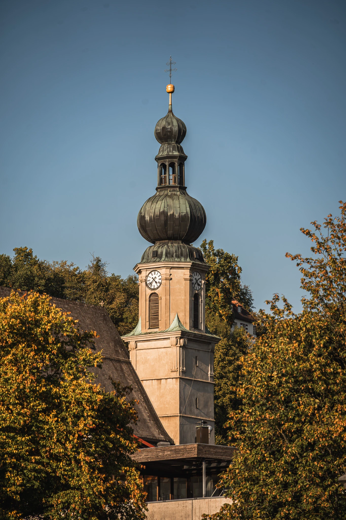 Kirchturm der Stadtpfarrkirche St. Andreas in Trostberg